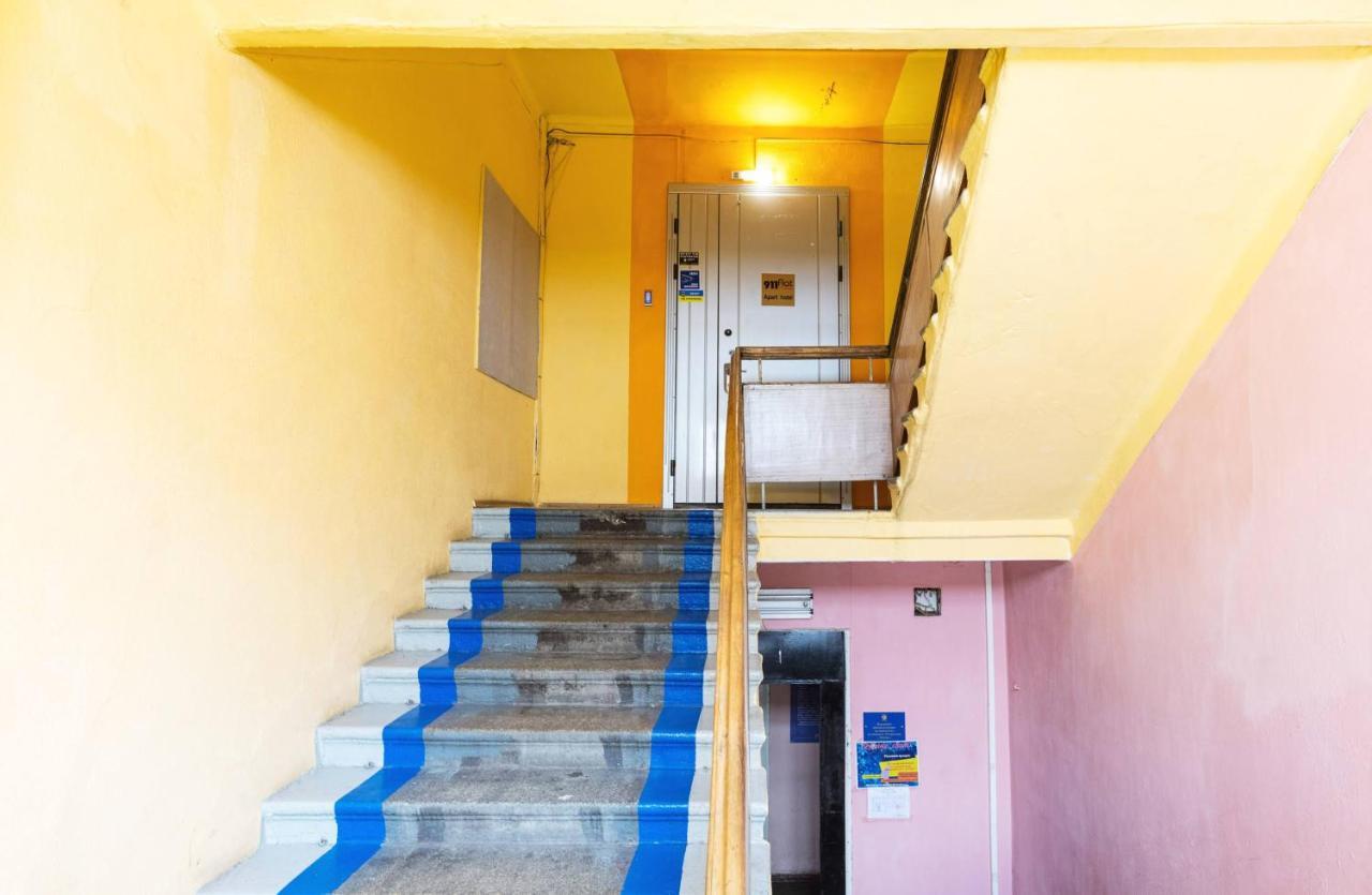 Guest House "Golden Gate 911 " Киев Екстериор снимка