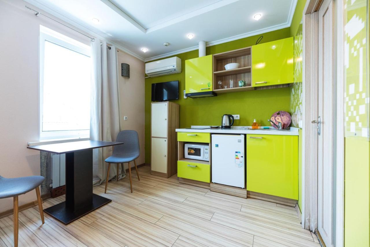 Guest House "Golden Gate 911 " Киев Екстериор снимка