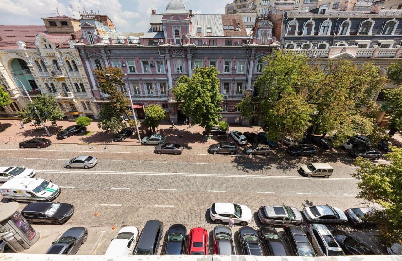 Guest House "Golden Gate 911 " Киев Екстериор снимка