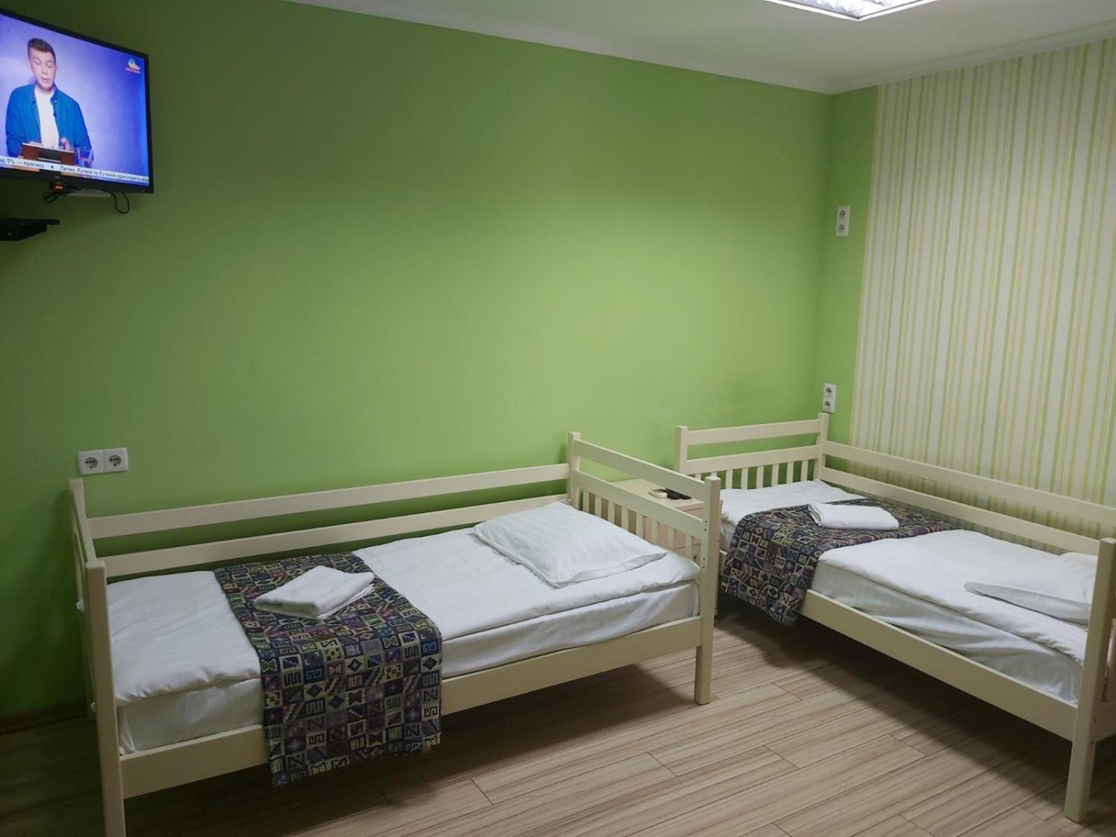 Guest House "Golden Gate 911 " Киев Екстериор снимка