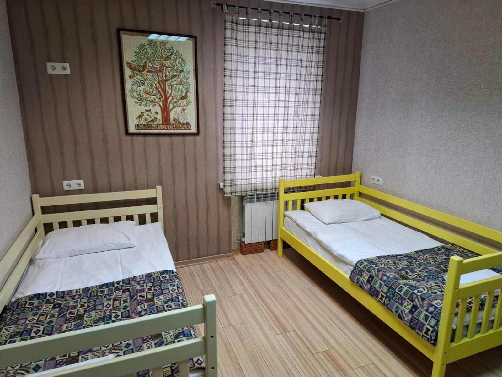Guest House "Golden Gate 911 " Киев Екстериор снимка