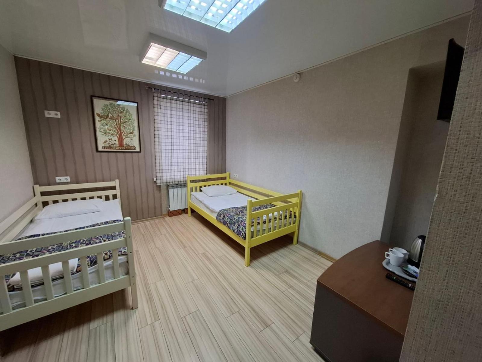 Guest House "Golden Gate 911 " Киев Екстериор снимка