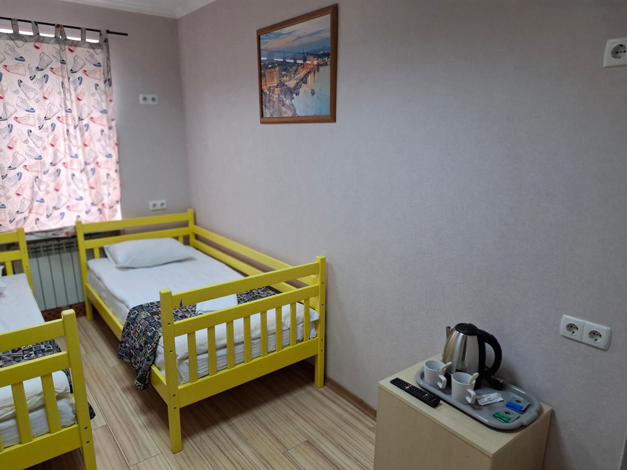 Guest House "Golden Gate 911 " Киев Екстериор снимка